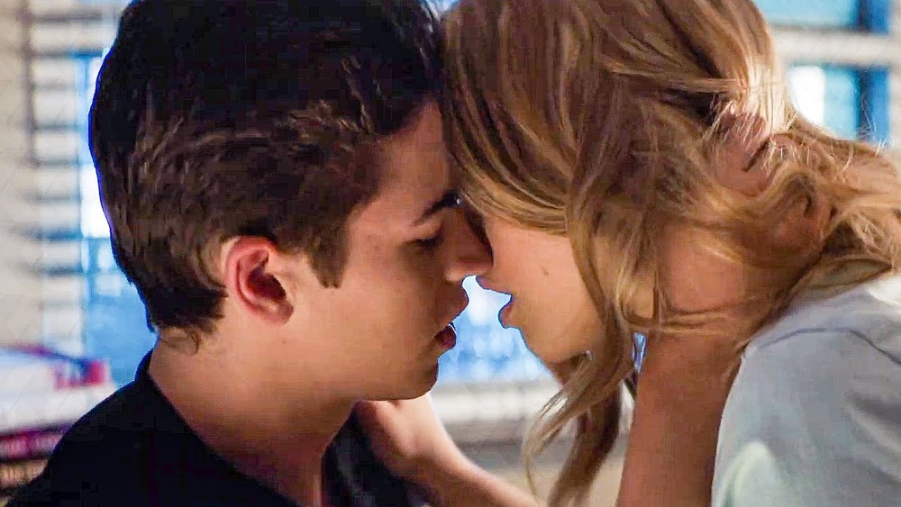 Josephine Langford and Hero Tiffin kissing