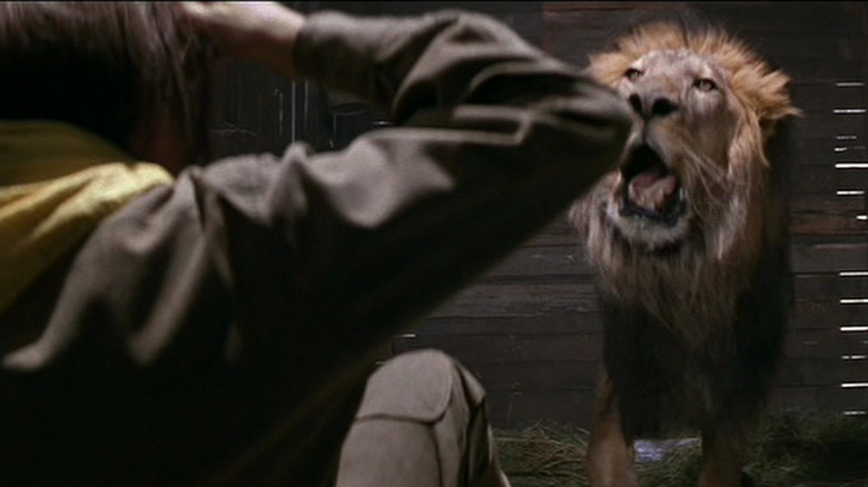 Young Indiana Jones vs. lion in The Last Crusade