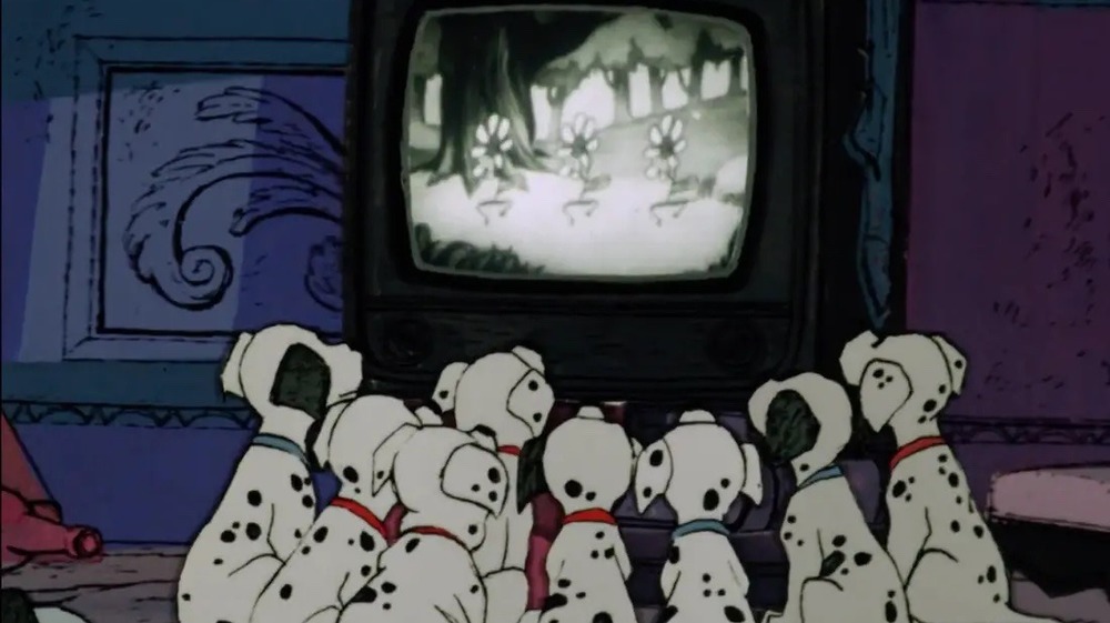 101 Dalmatians puppies watching TV