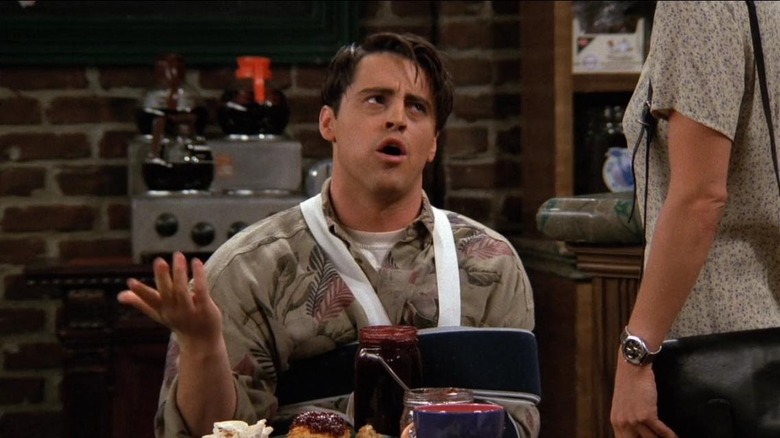 Joey Tribbiani wearing sling