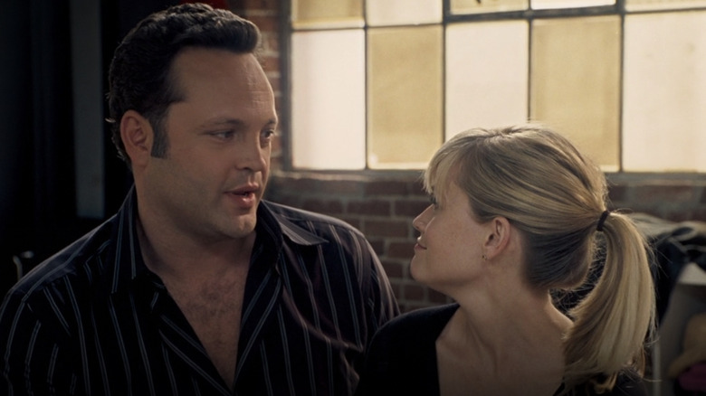 Four Christmases Brad and Kate looking at each other