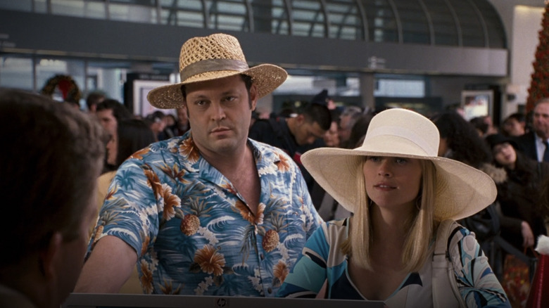 Four Christmases Brad and Kate at the airport