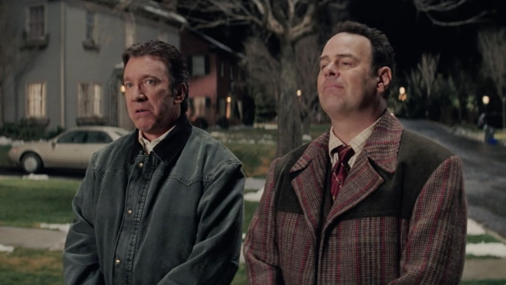 Tim Allen as ﻿Luther Krank and ﻿Dan Aykroyd as ﻿Vic Frohmeyer ﻿in Christmas with the Kranks