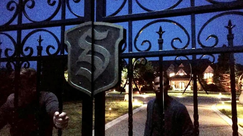 Salvatore school gates at night