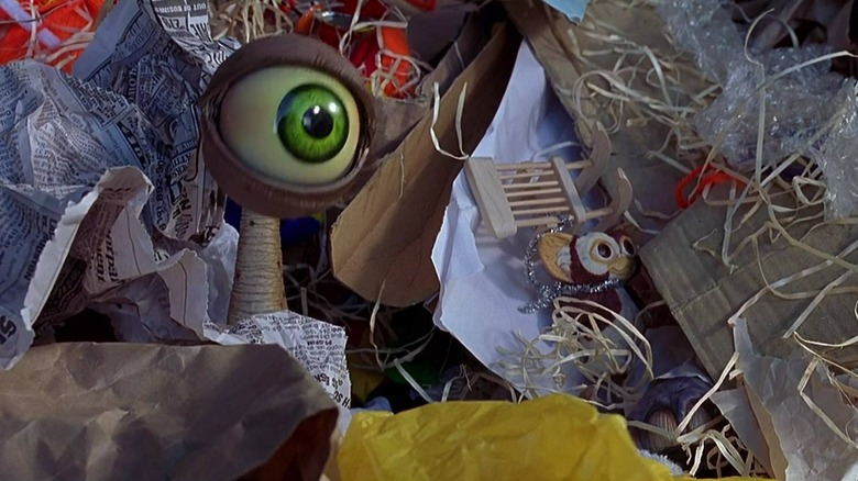 Ocula trash Gizmo toy