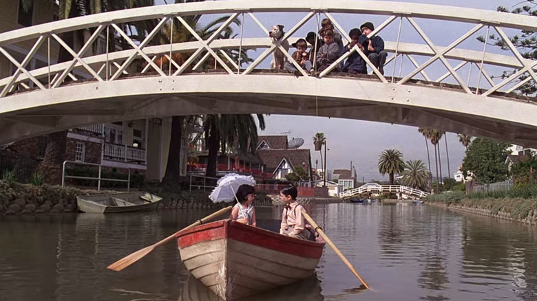 Boys spying on Darla and Alfalfa's date