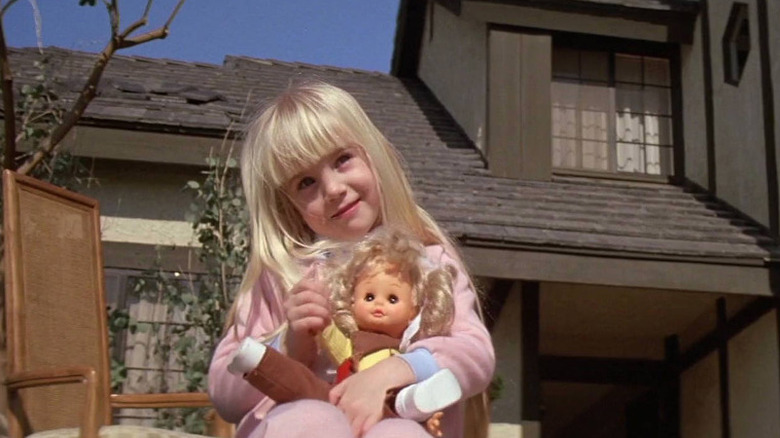 Heather O'Rourke waving