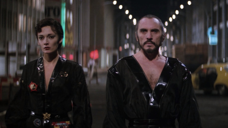 Zod and Ursa walking through Metropolis