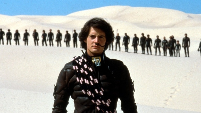 Kyle MacLachlan leading an army