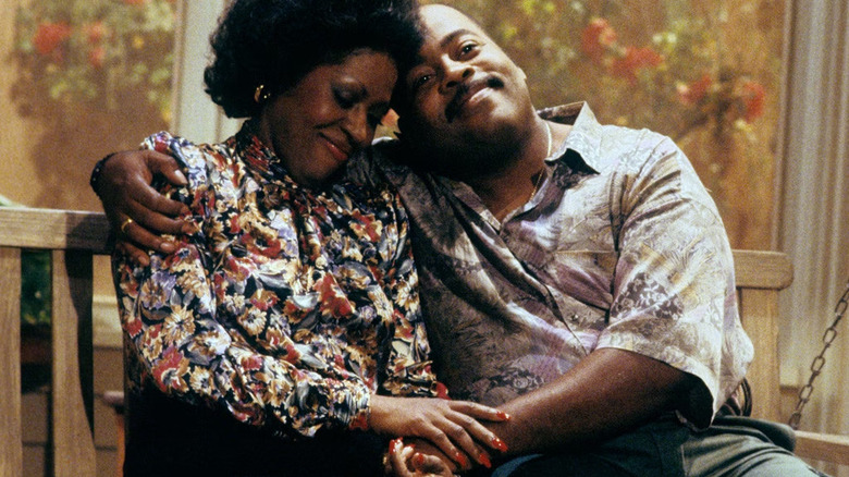 This Dark Family Matters Theory Makes Carl Winslow Sitcom's Most Tragic Dad