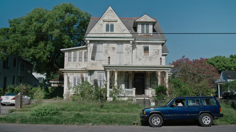 Haunted house exterior 