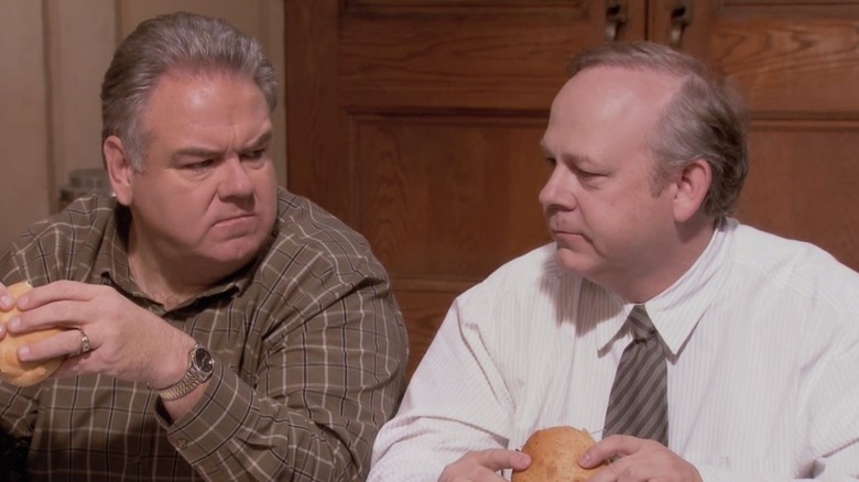 Jerry and Kyle eating burgers