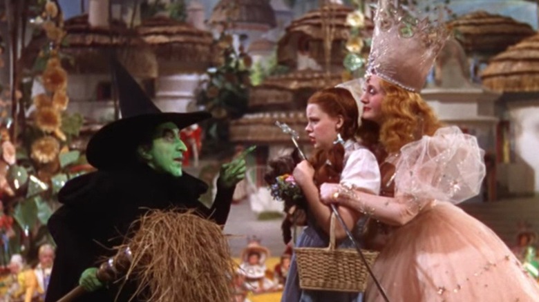 Wicked Witch points at Dorothy