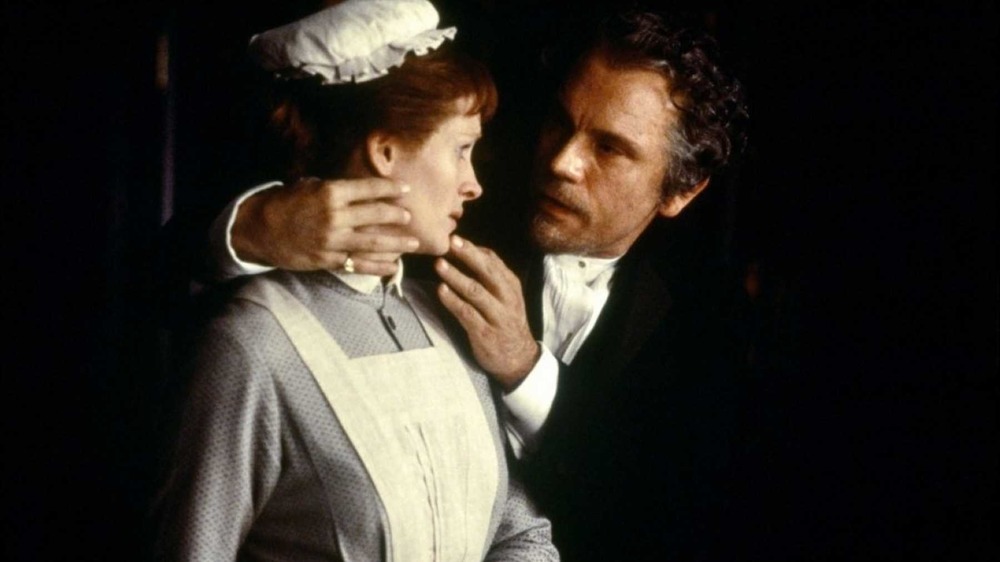 Julia Roberts and John Malkovich in Mary Reilly