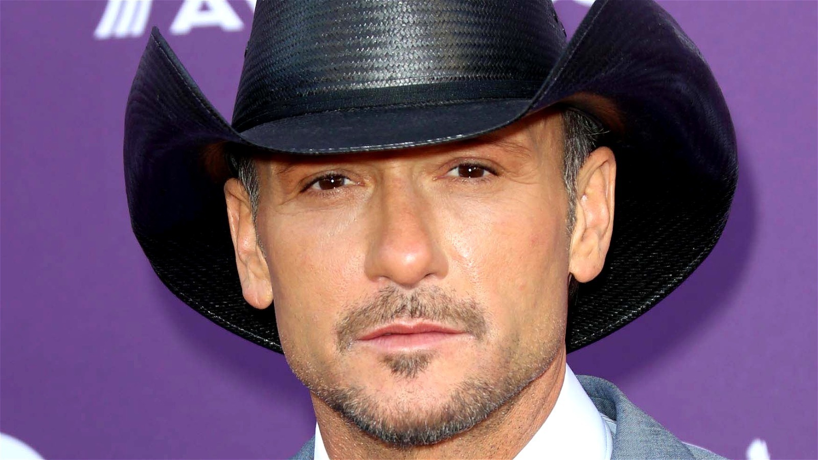 1883' Star Tim McGraw Reveals What It Was Like to Be Welcomed by Kevin  Costner