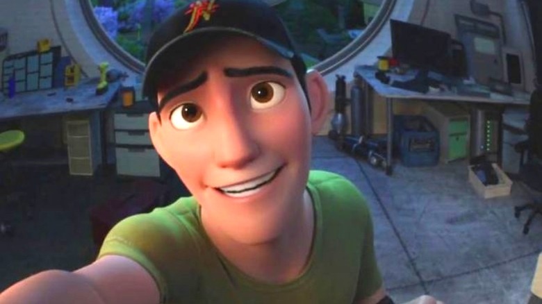 Tadashi recording video