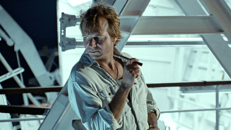 Bill Paxton on ship in Titanic