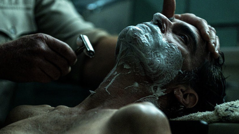 Joaquin Phoenix getting a shave Joker Joker: Folie à Deux