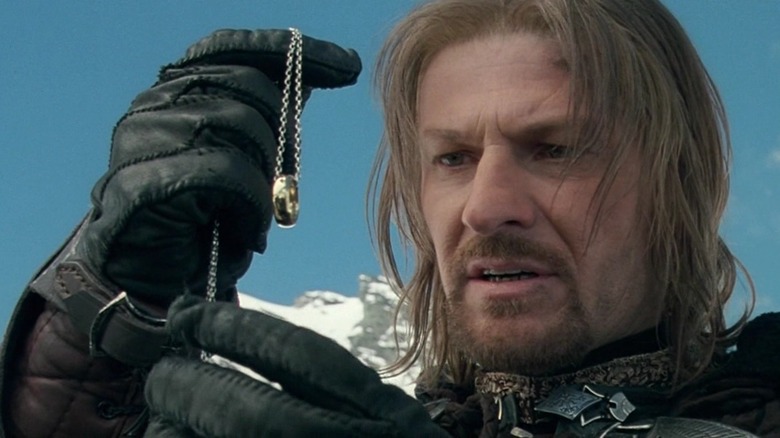 Boromir imagines what he could do with the One Ring