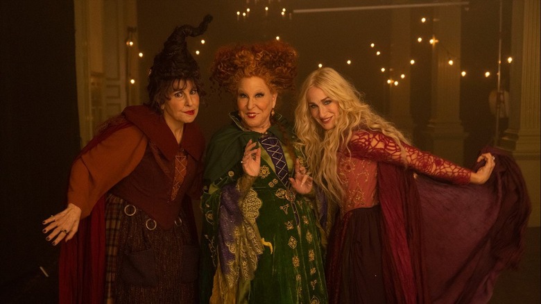 Sarah Jessica Parker, Bette Midler and Kathy Najimy posing in Hocus Pocus 2