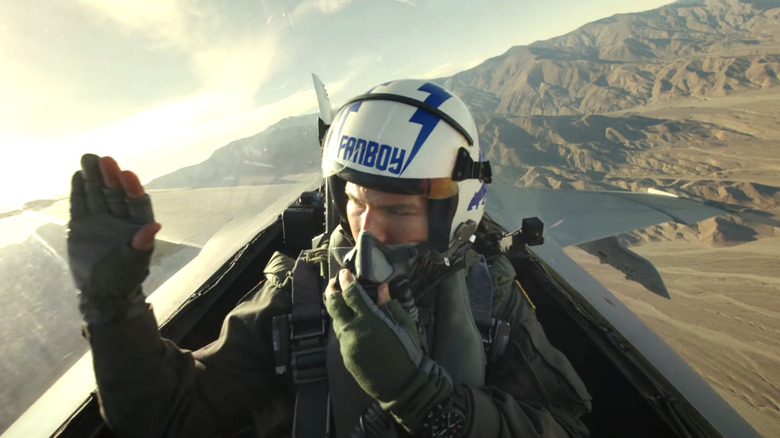 Fanboy flying jet in Top Gun: Maverick