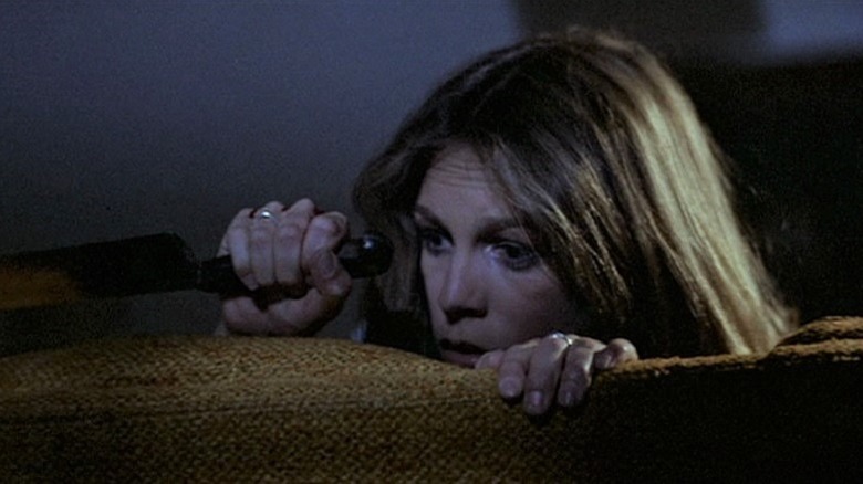 Laurie Strode holds knife