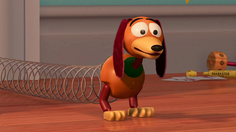 Slinky Dog finding Woody's hat