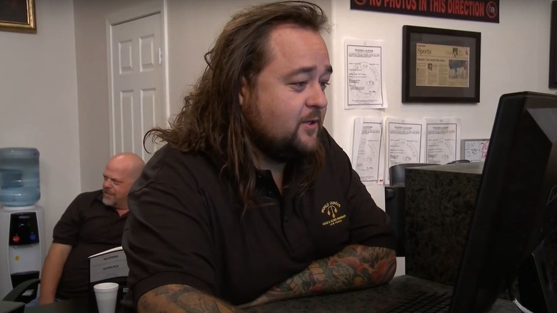 Chumlee looking at computer