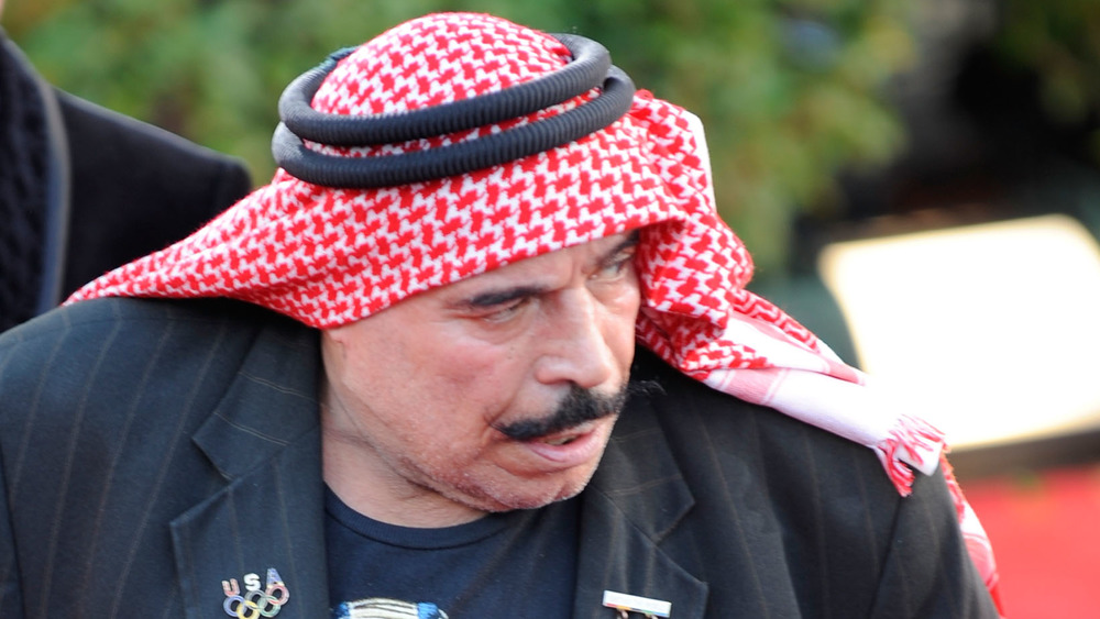 Iron Sheik leaning