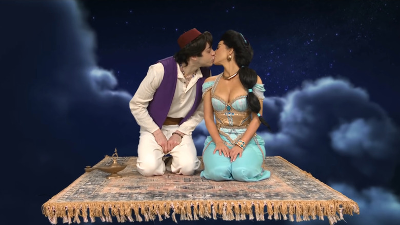 SNL Aladdin and Jasmine kissing