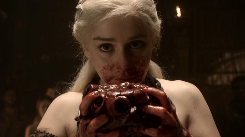 Daenerys eating a heart 