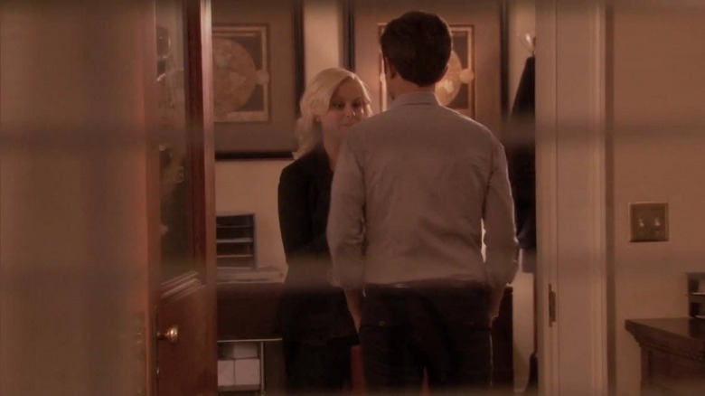 Leslie and Ben spied on kiss