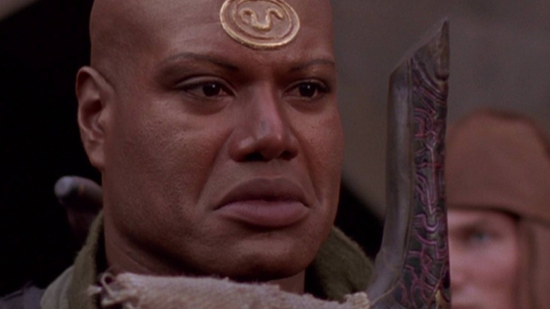 Teal'c looks right