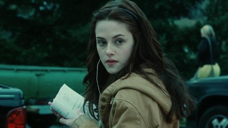 Bella Swan reading outside