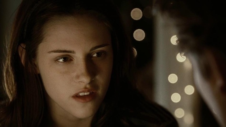 Bella talks to Edward