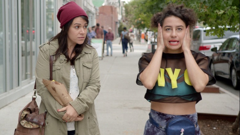 Ilana Glazer and Abbi Jacobson walking