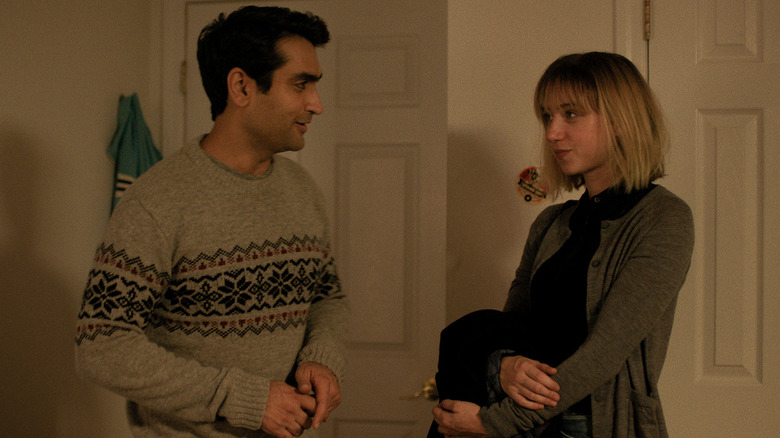 Kumail Nanjiiani and Zoe Kazan talk in The Big Sick