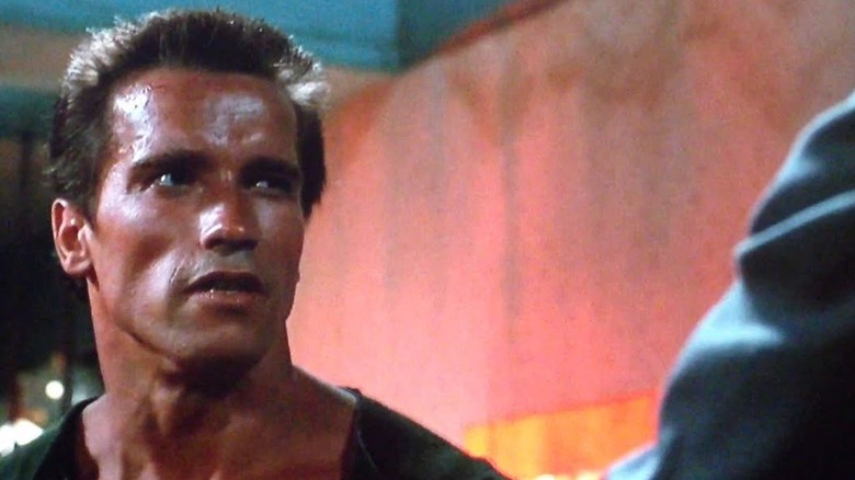 Arnold Schwarzenegger talks trash to Bill Duke