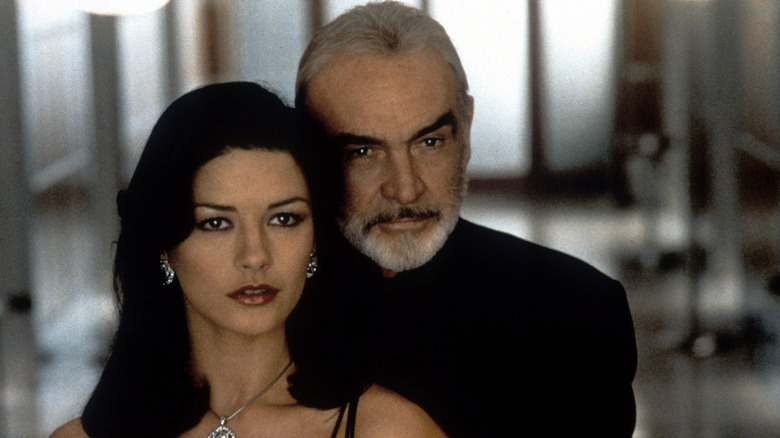 Sean Connery stands behind Catherine Zeta- Jones