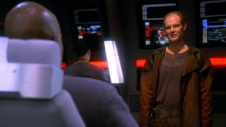 Eddington speaks to Sisko