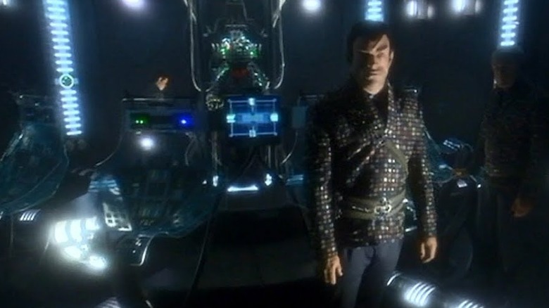 A romulan looks right