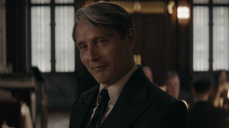 Gellert Grindelwald smirking