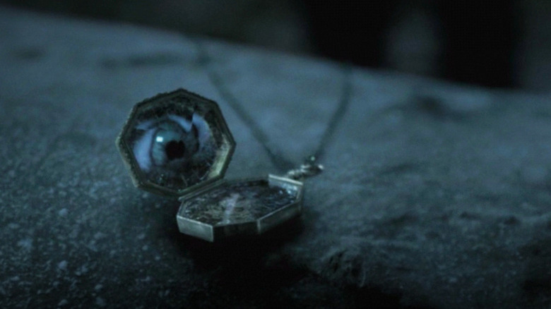 Voldemort's eye in locket