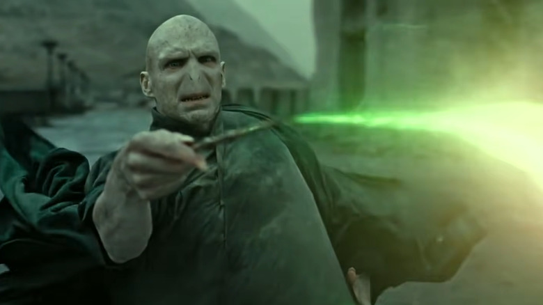 Voldemort dueling Harry