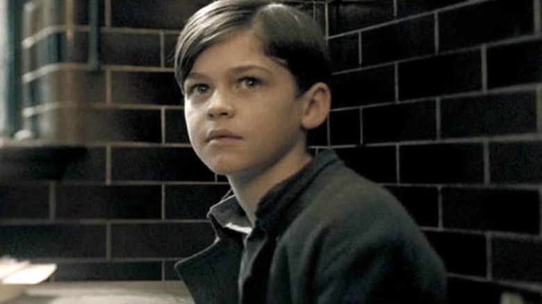 Hero Fiennes-Tiffin Tom Riddle orphanage