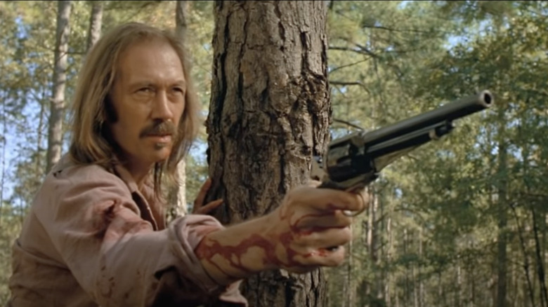 David Carradine, pistol