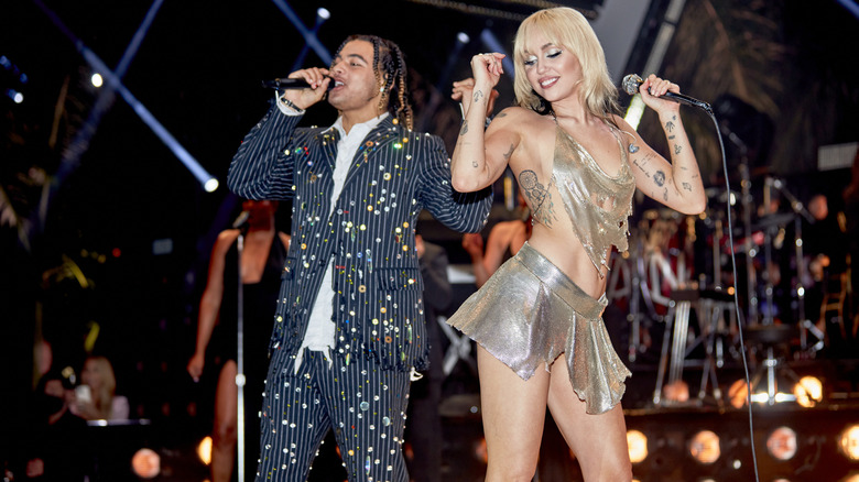 24kGoldn and Miley Cyrus perform