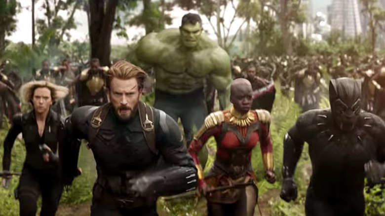 Hulk running with Wakandan army