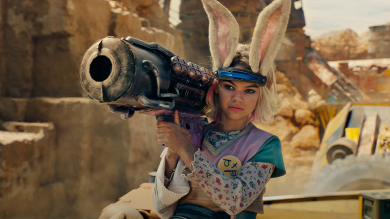 Tiny Tina holding big gun