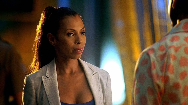 Khandi Alexander as Alexx Woods